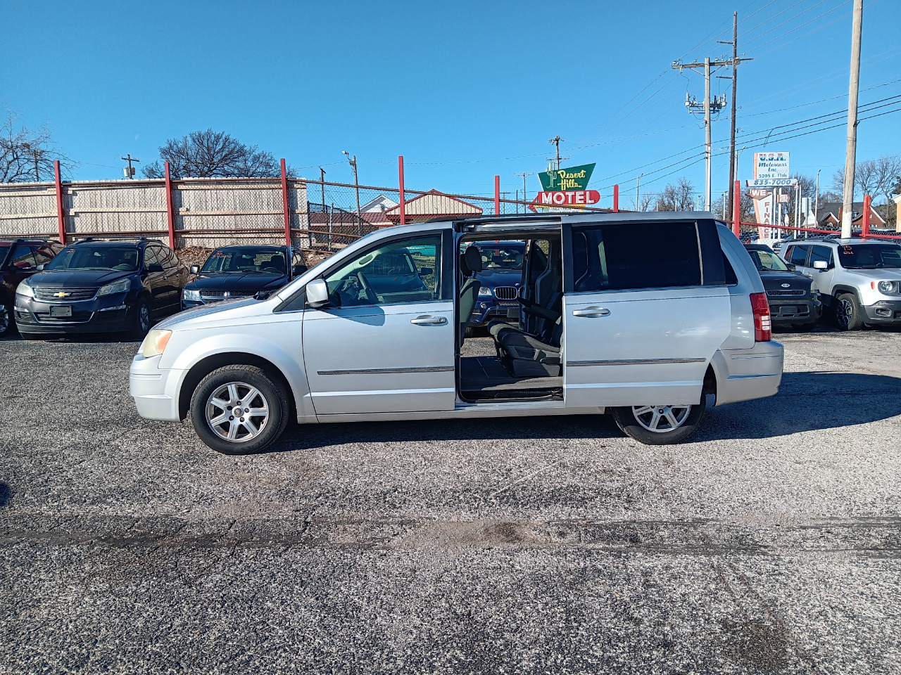 Chrysler Town & Country  2010