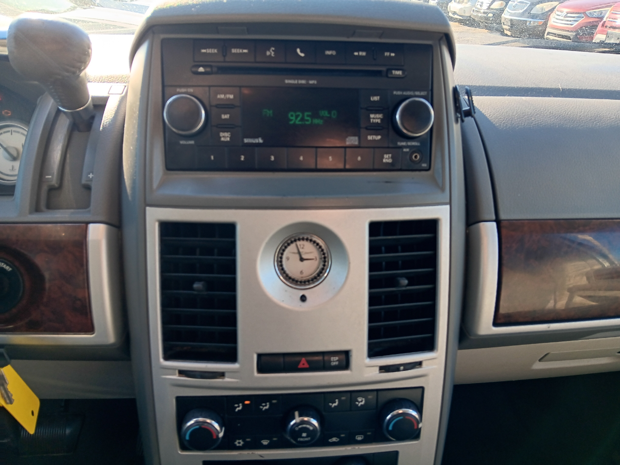 Chrysler Town & Country  2010