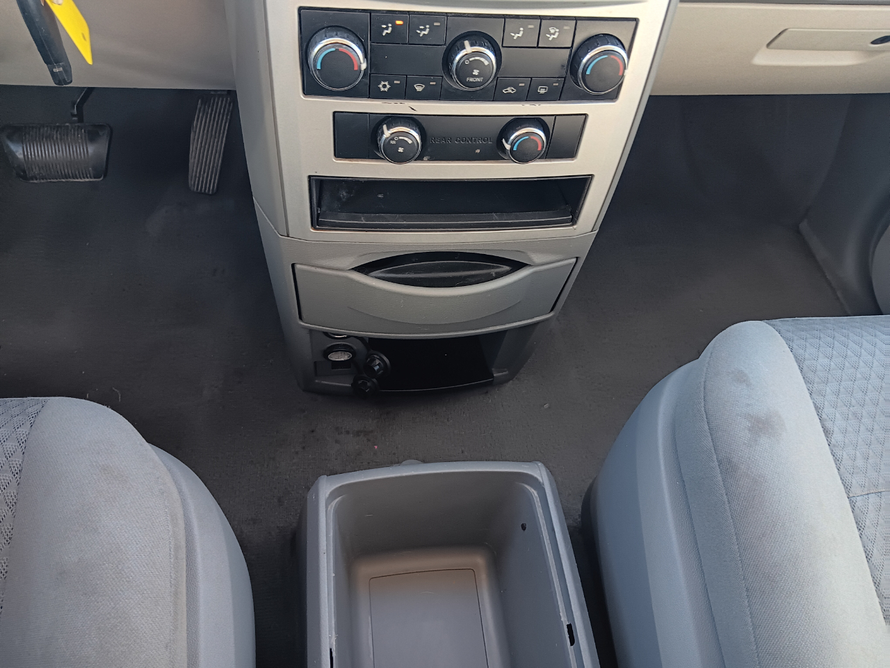 Chrysler Town & Country  2010