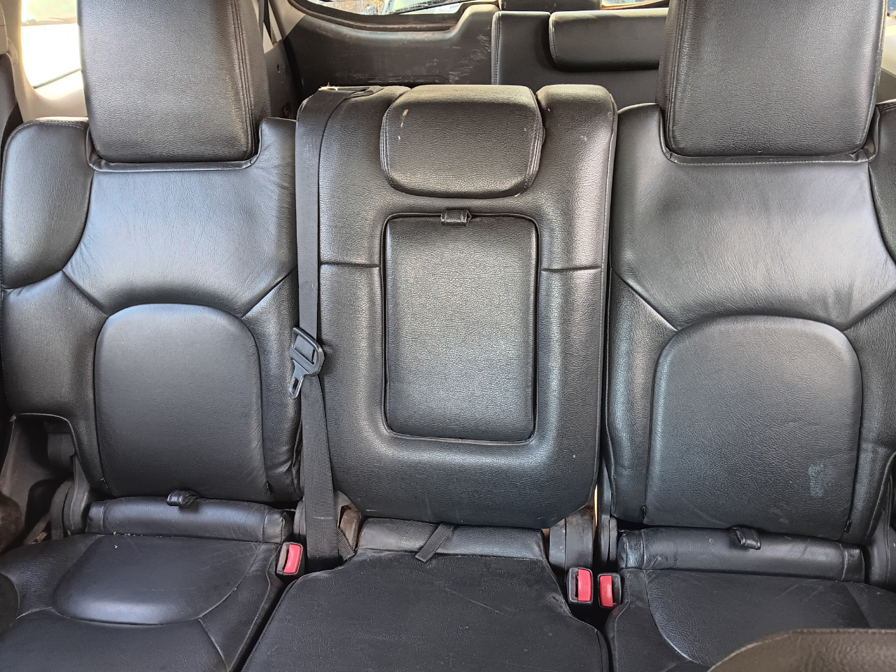 Nissan Pathfinder S 2012