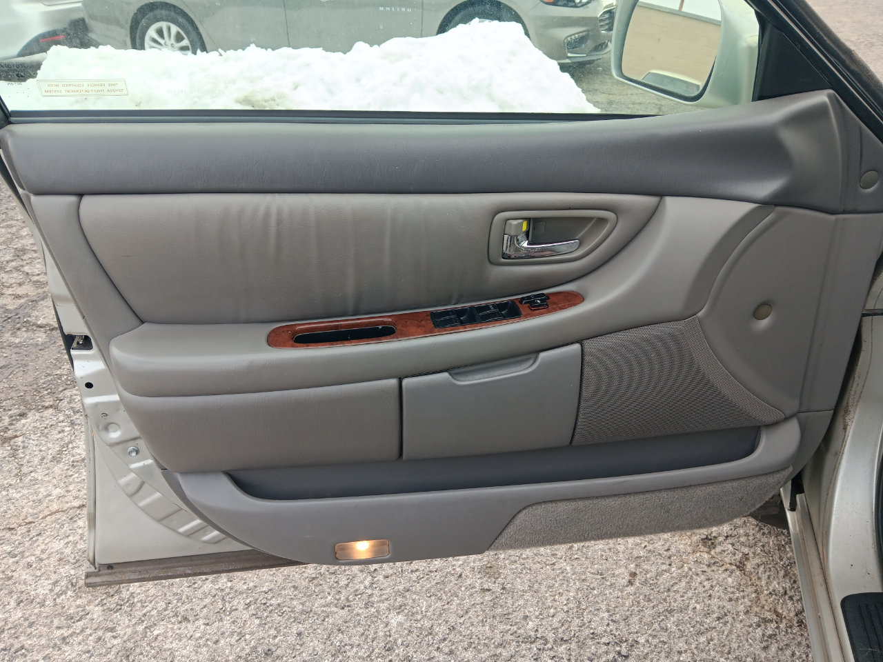 Toyota Avalon XL 2002