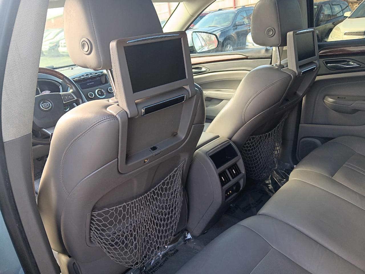 Cadillac SRX Luxury Collection 2011