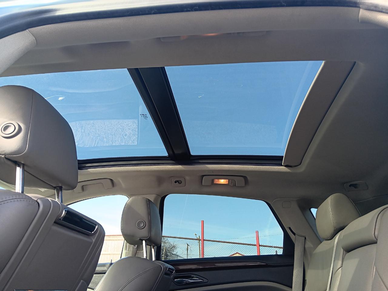 Cadillac SRX Luxury Collection 2011