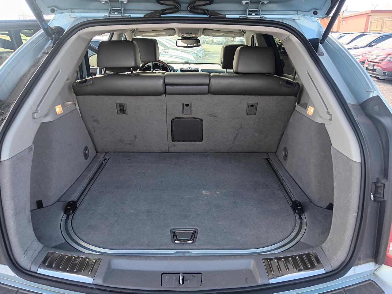 Cadillac SRX Luxury Collection 2011