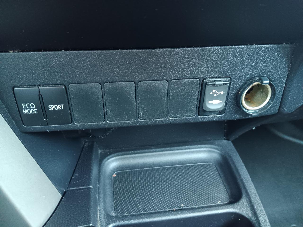 Toyota RAV4 XLE 2016