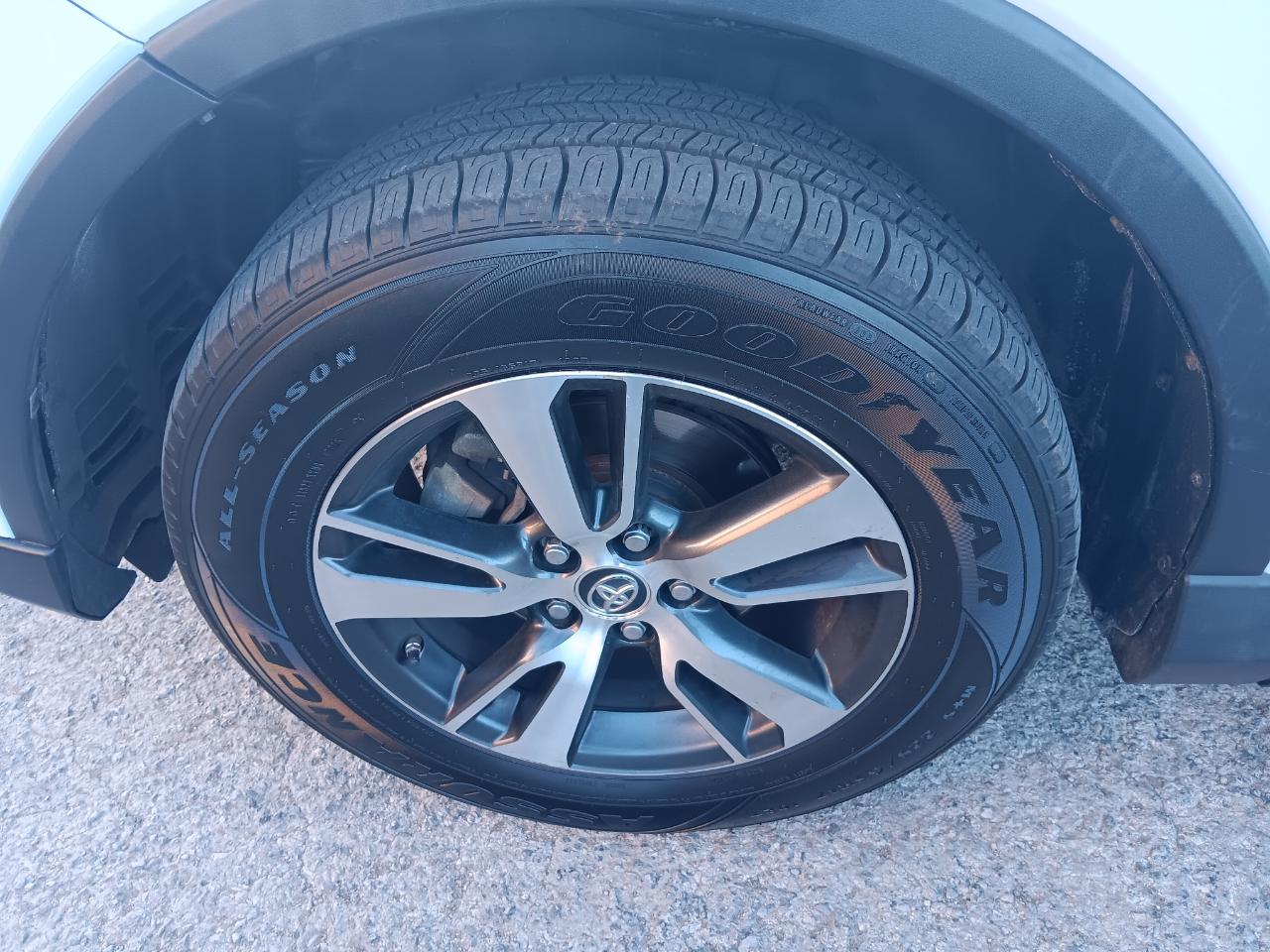 Toyota RAV4 XLE 2016