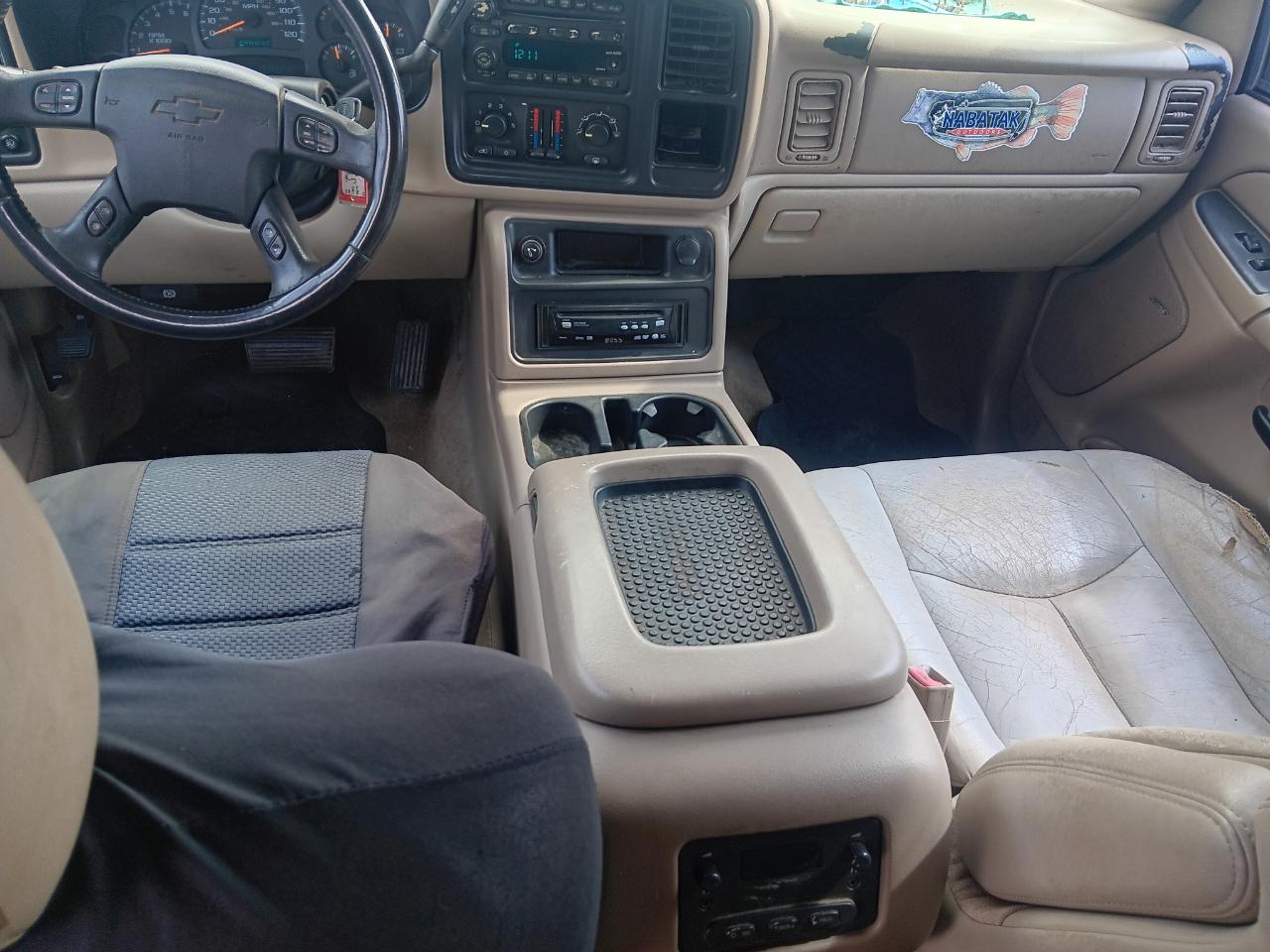 Chevrolet Suburban  2004