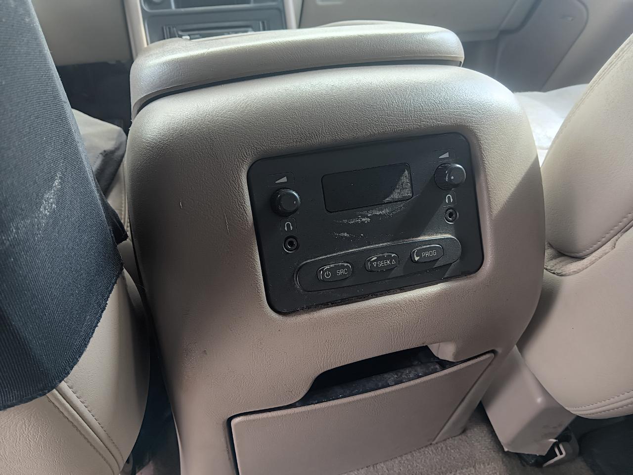 Chevrolet Suburban  2004