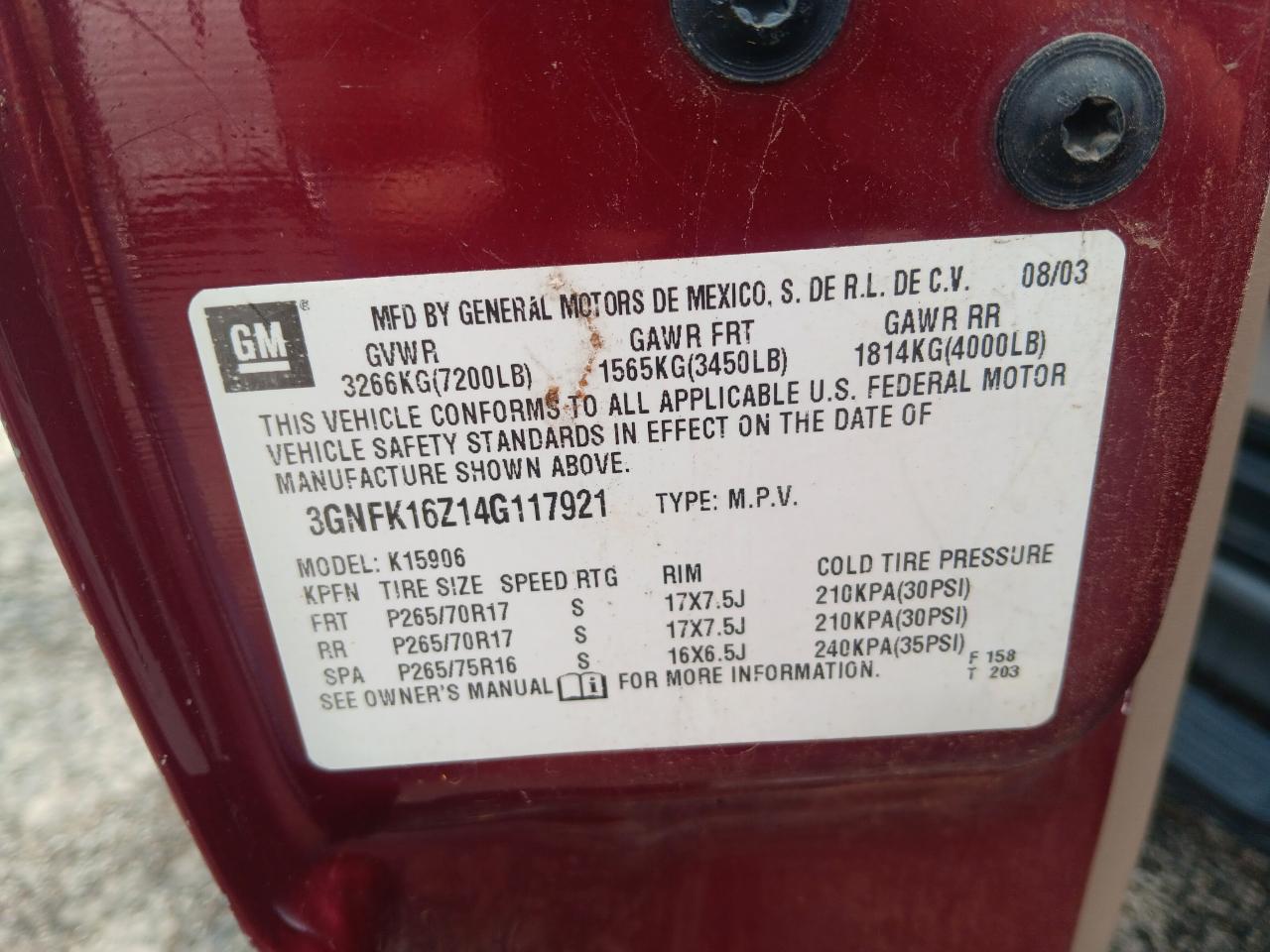 Chevrolet Suburban  2004