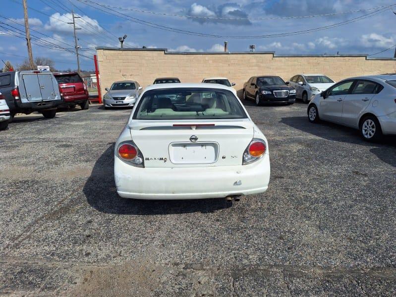 Nissan Maxima  2002