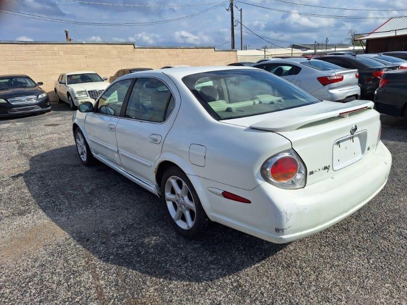 Nissan Maxima  2002