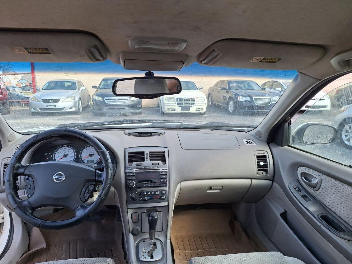 Nissan Maxima  2002