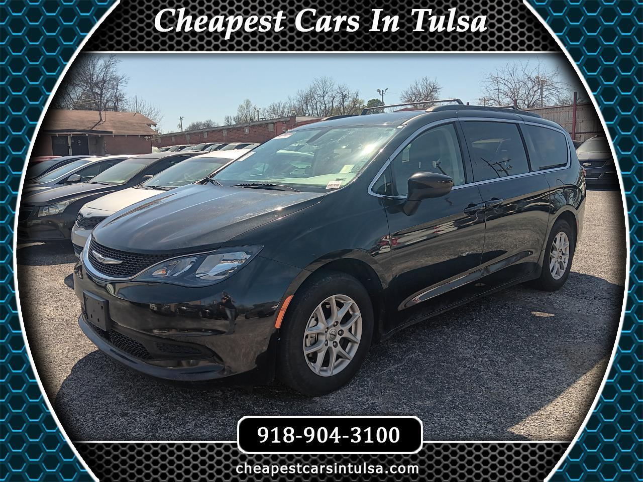 2021 Chrysler Voyager LXI's photo