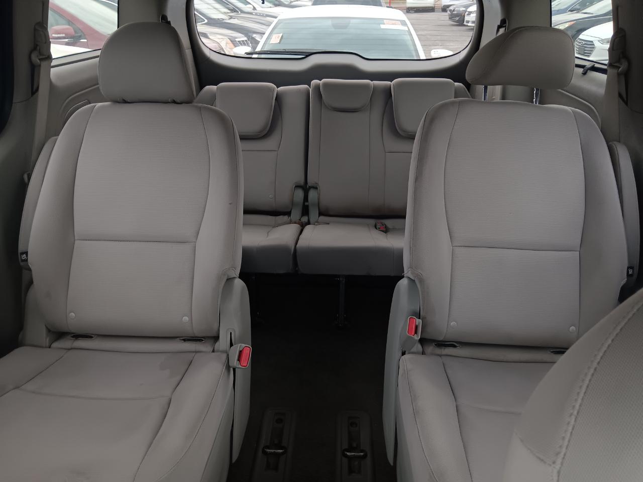 Kia Sedona LX 2015