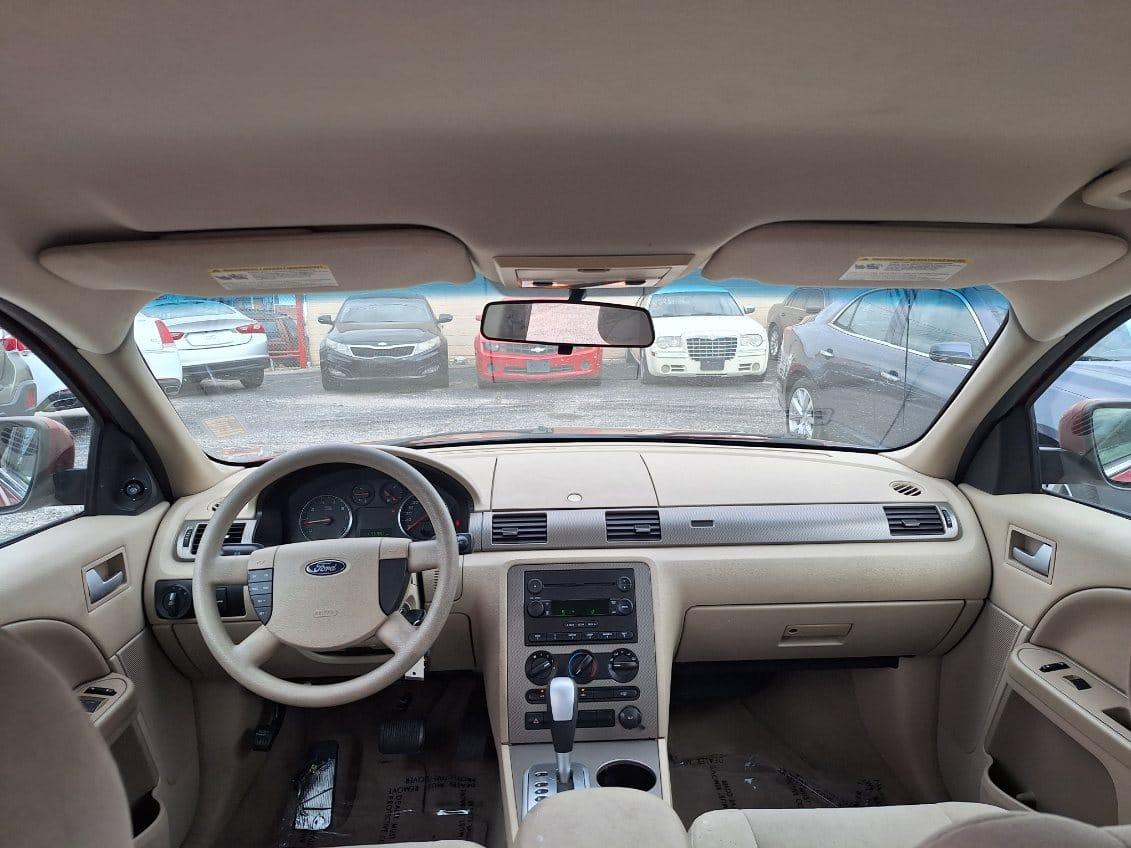 Ford Five Hundred SE 2005