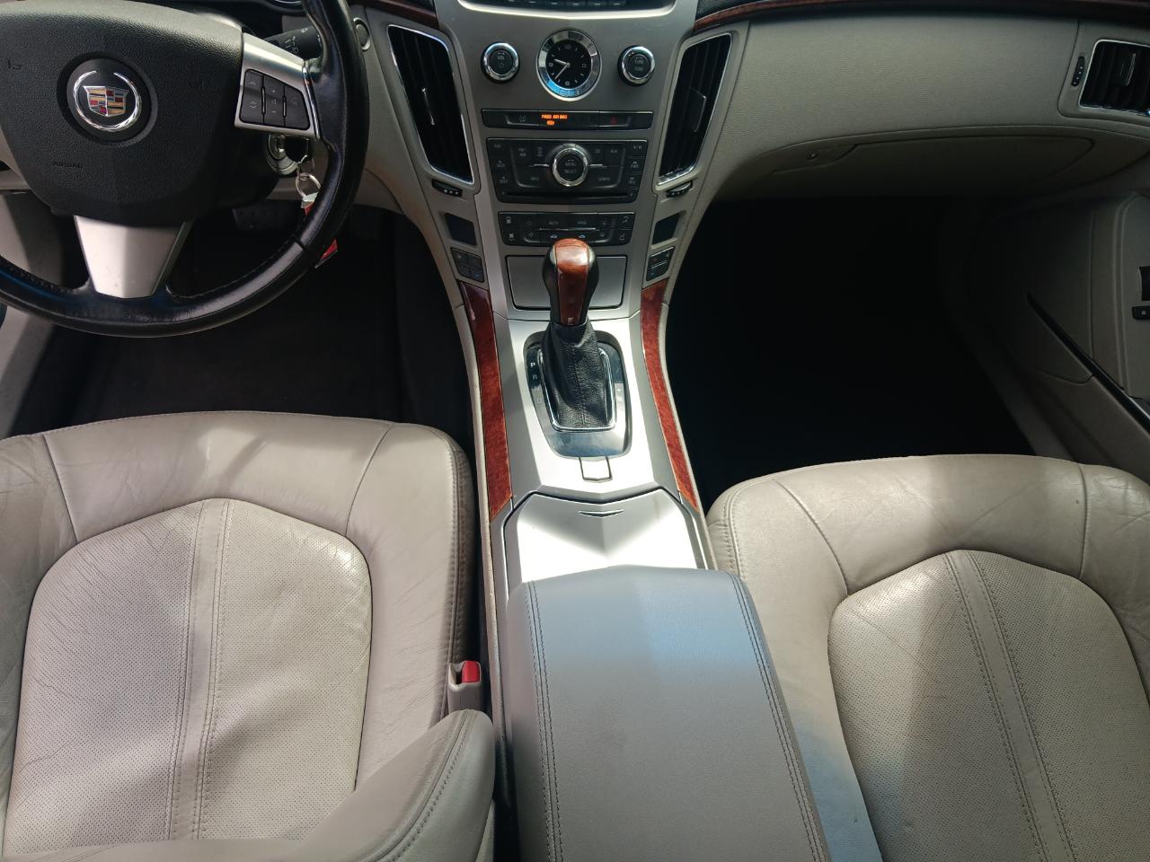 Cadillac CTS 3.0L Luxury 2011