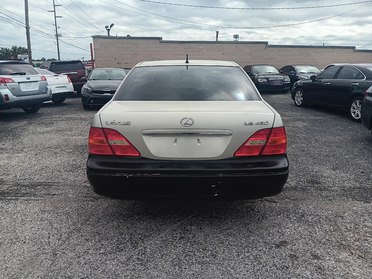 Lexus LS 430  2001