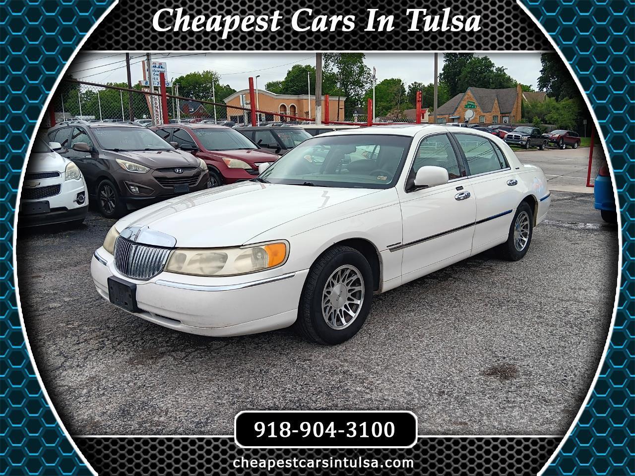 2000 Lincoln Town Car Signature's photo