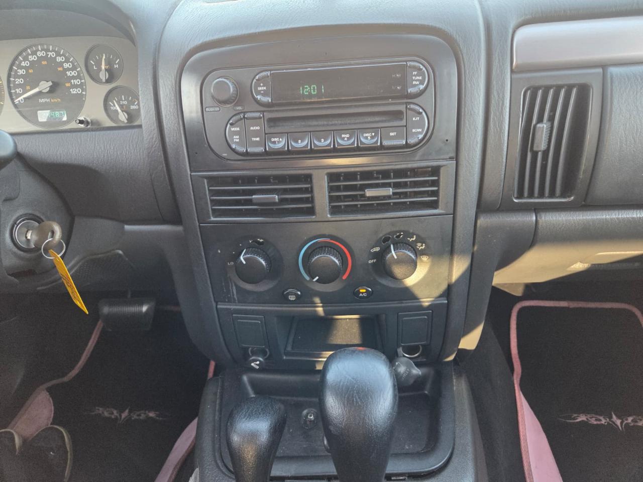 Jeep Grand Cherokee Laredo 2004