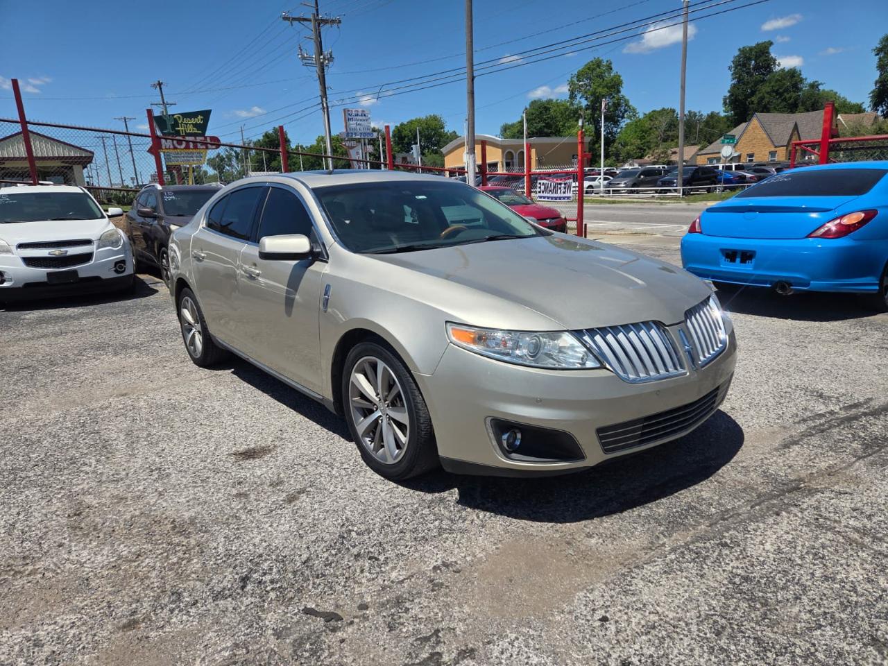 Lincoln MKS  2011