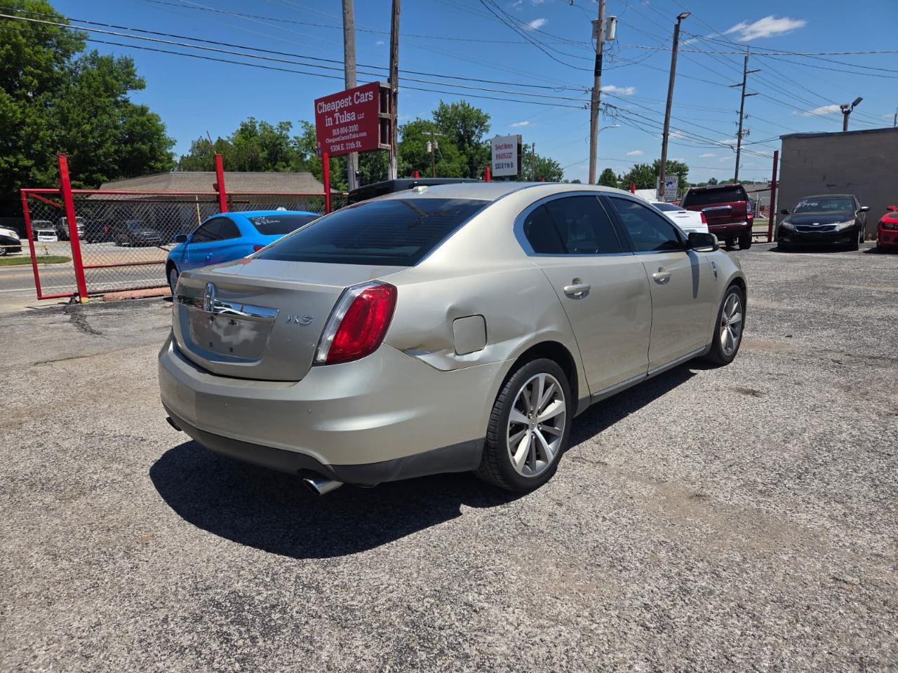 Lincoln MKS  2011