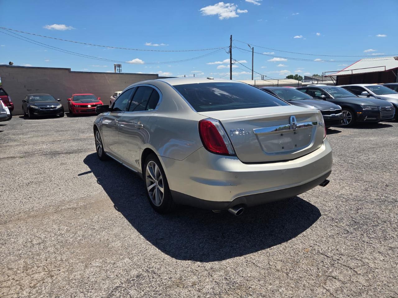 Lincoln MKS  2011