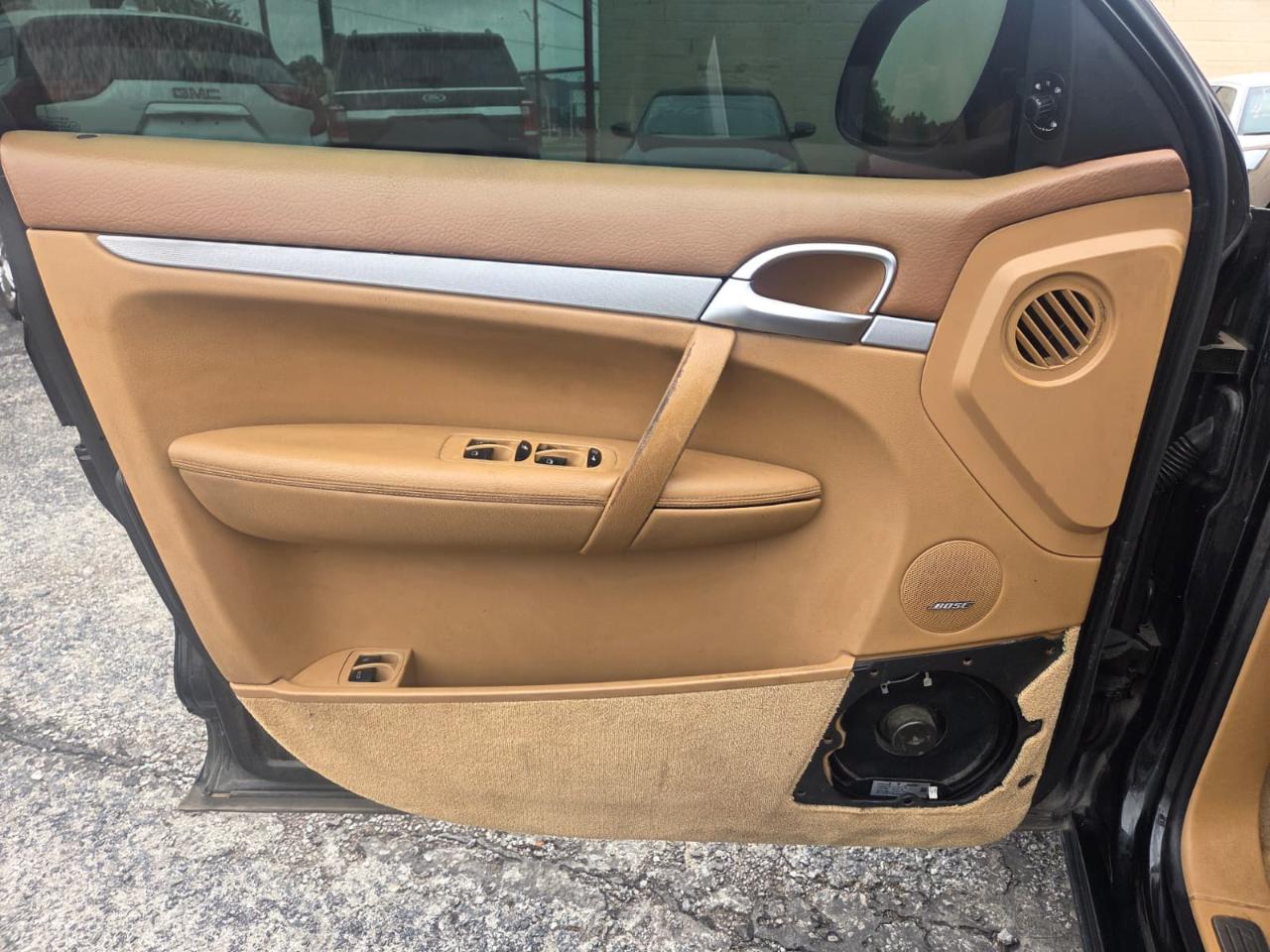 Porsche Cayenne  2004