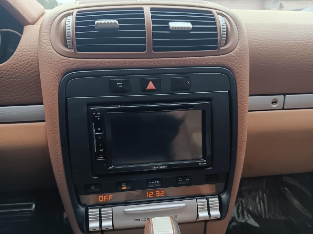 Porsche Cayenne  2004