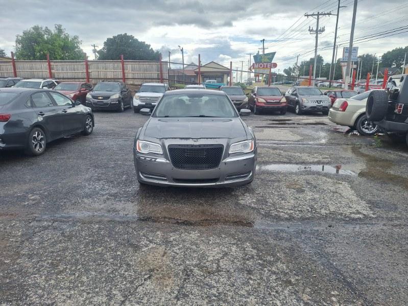 Chrysler 300 Base 2011