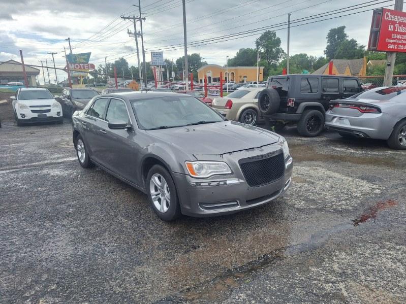 Chrysler 300 Base 2011