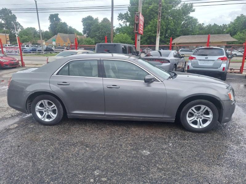 Chrysler 300 Base 2011