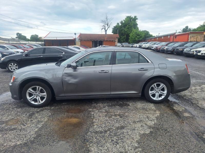 Chrysler 300 Base 2011