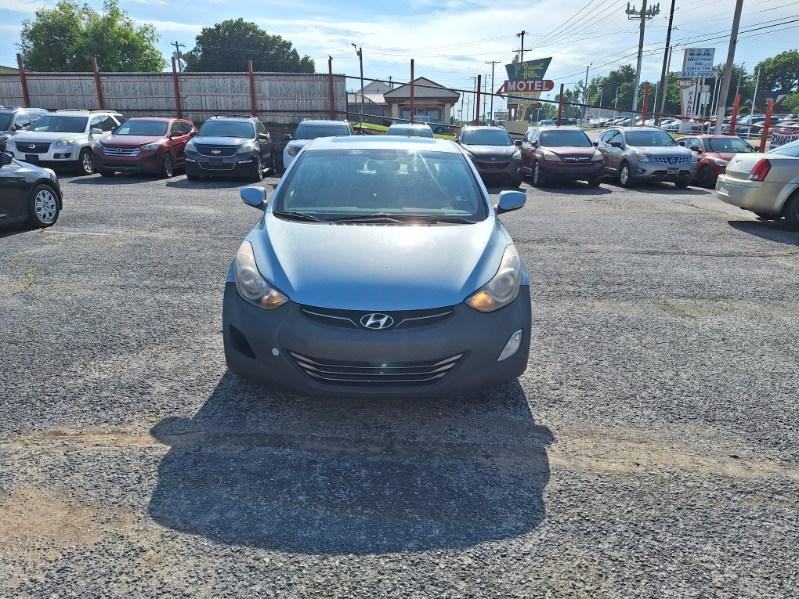 Hyundai Elantra  2012