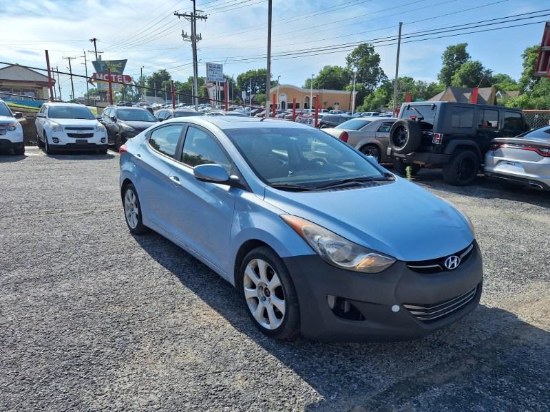 Hyundai Elantra  2012