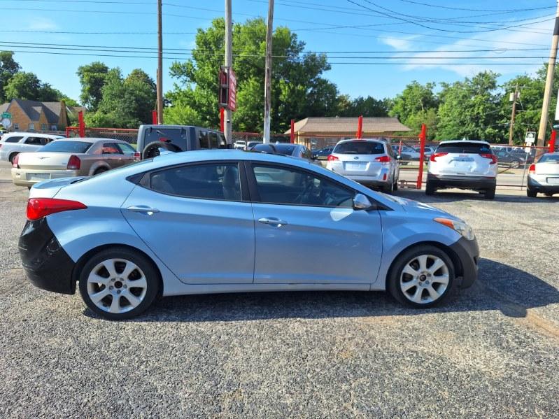 Hyundai Elantra  2012