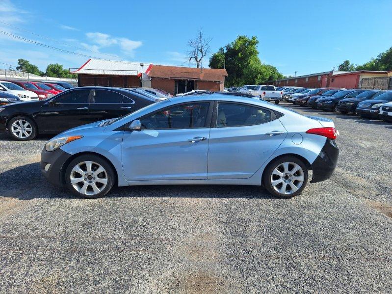 Hyundai Elantra  2012