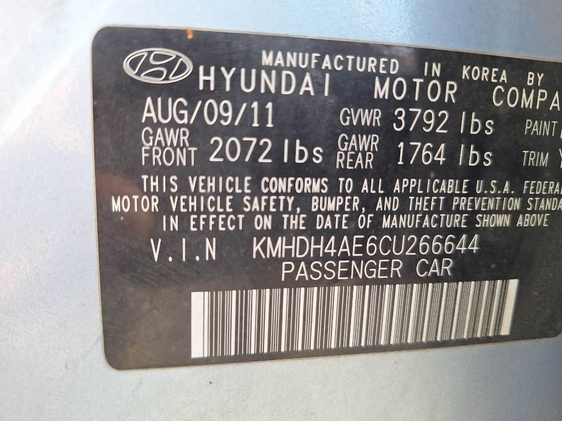 Hyundai Elantra  2012