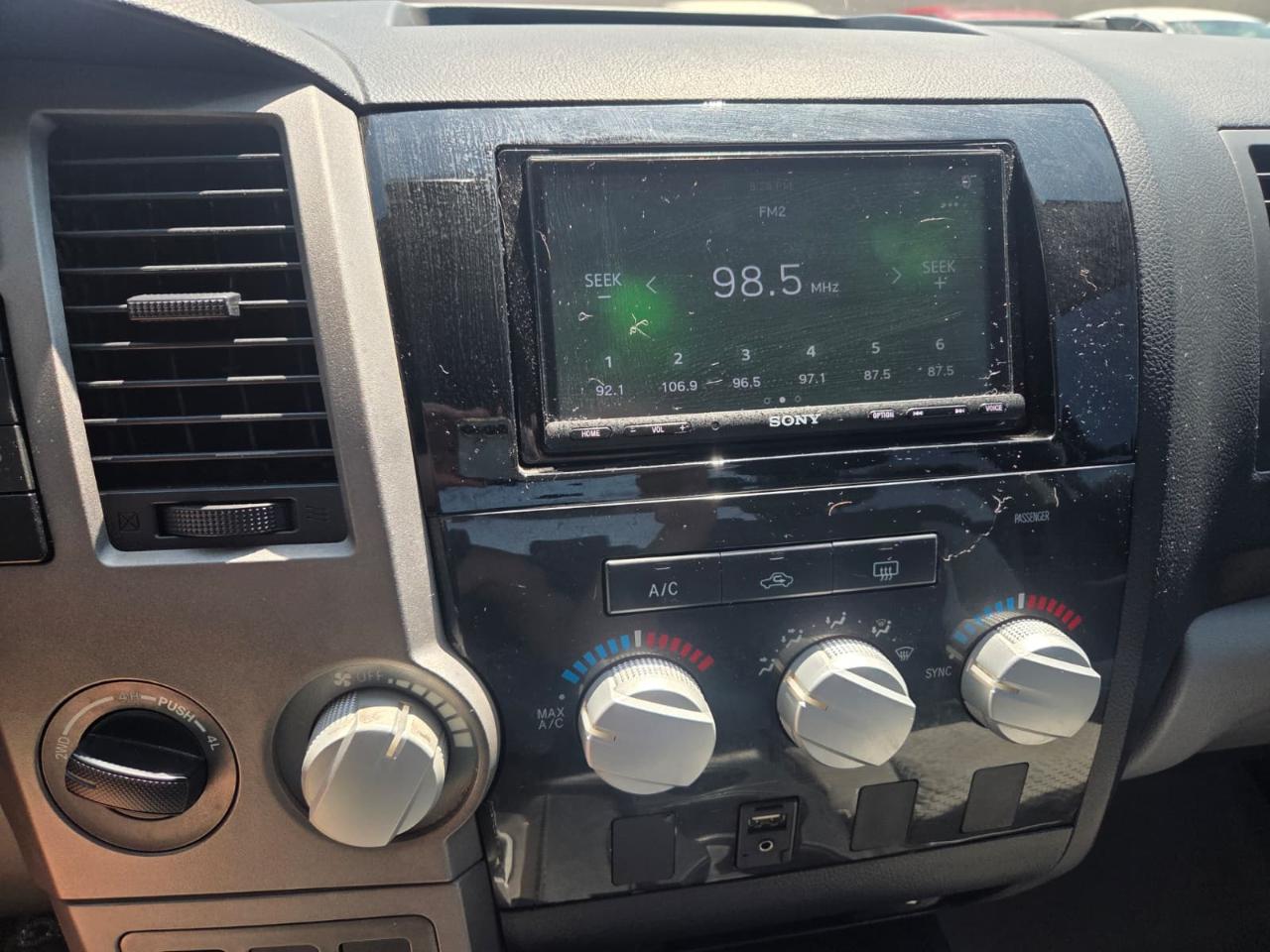 Toyota Tundra  2012