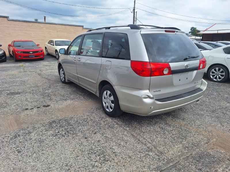 Toyota Sienna  2009