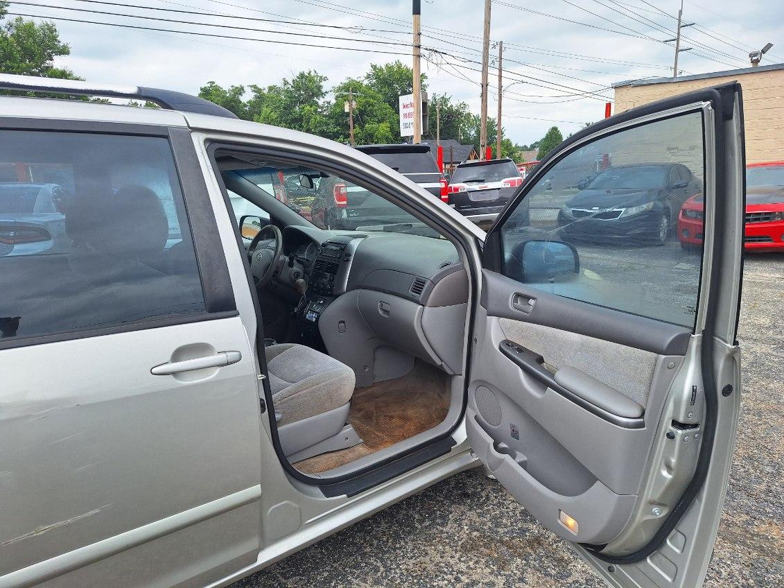 Toyota Sienna  2009
