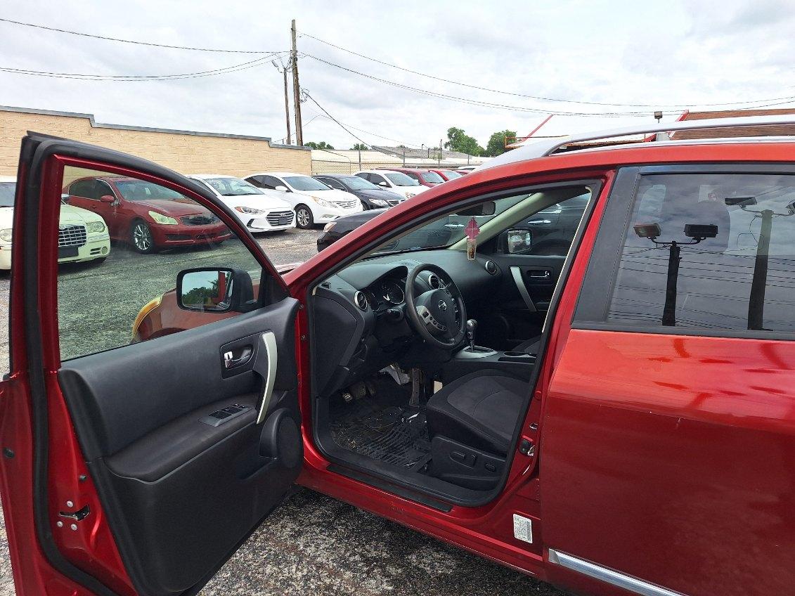 Nissan Rogue  2011