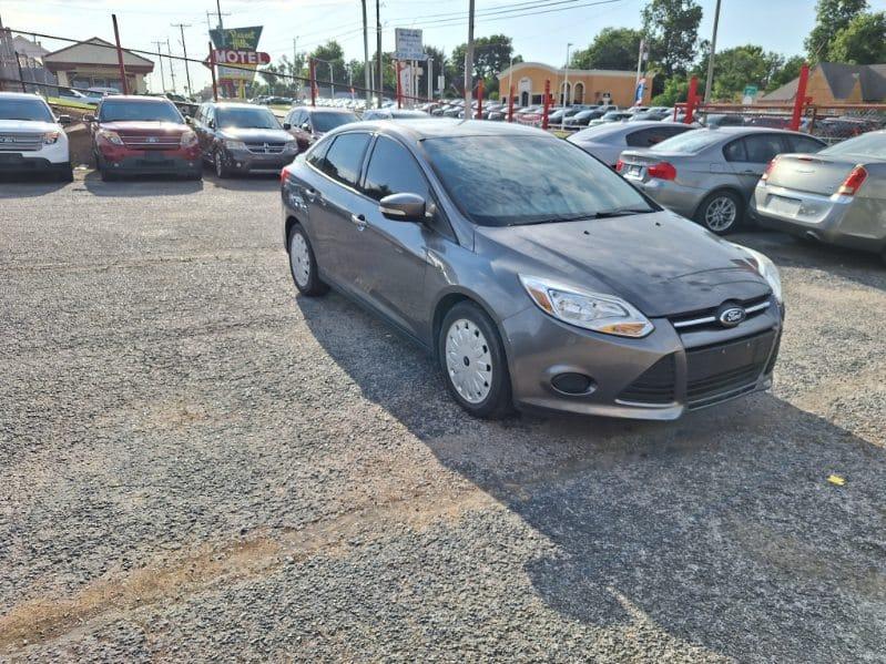 Ford Focus SE 2013