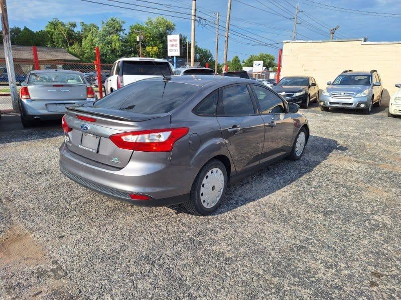 Ford Focus SE 2013