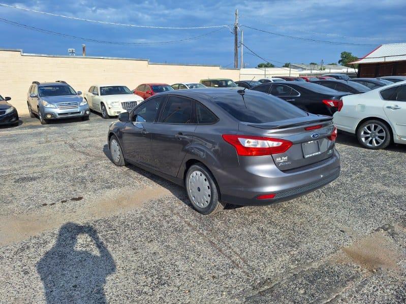 Ford Focus SE 2013