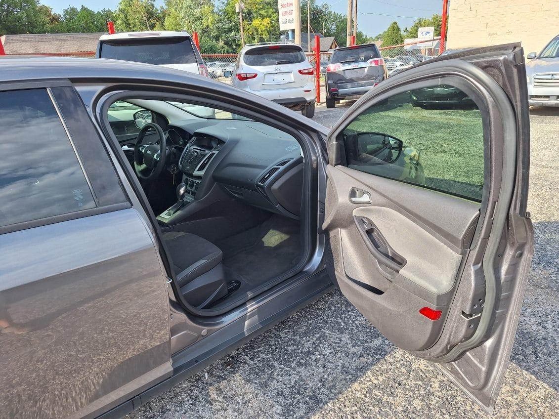 Ford Focus SE 2013