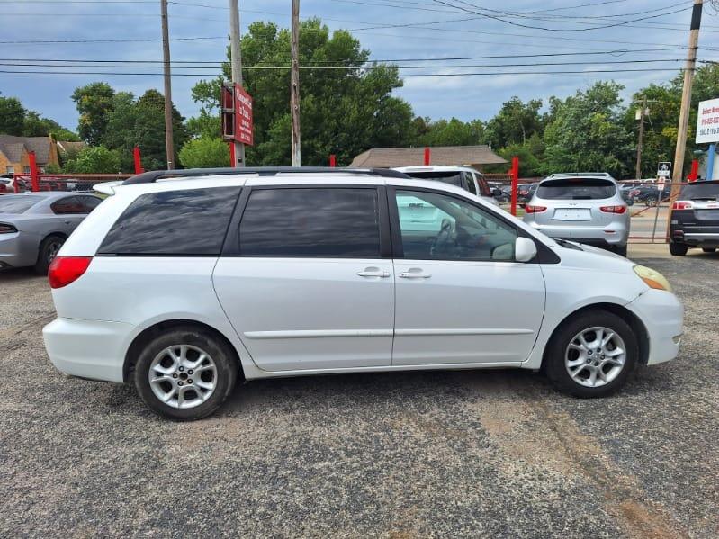 Toyota Sienna  2006