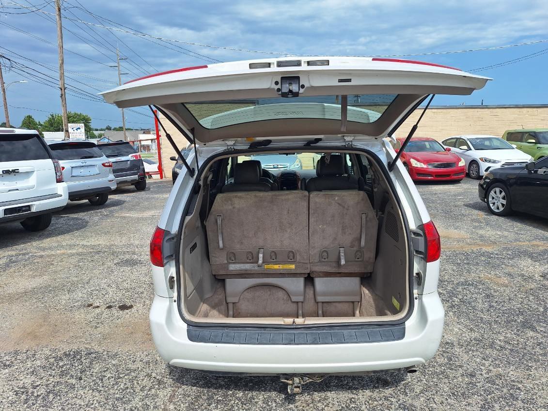 Toyota Sienna  2006