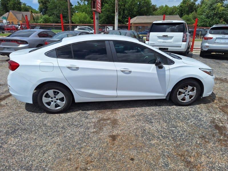 Chevrolet Cruze LS Auto 2018