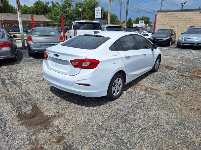 Chevrolet Cruze LS Auto 2018