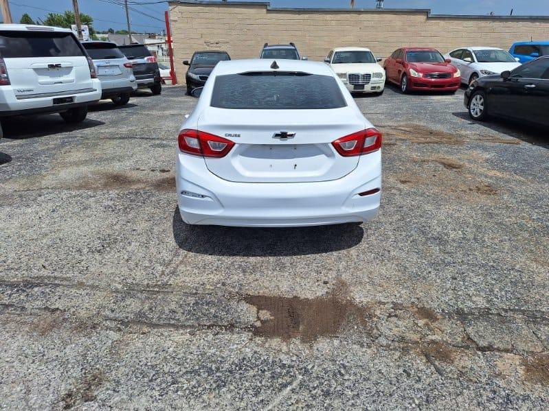 Chevrolet Cruze LS Auto 2018